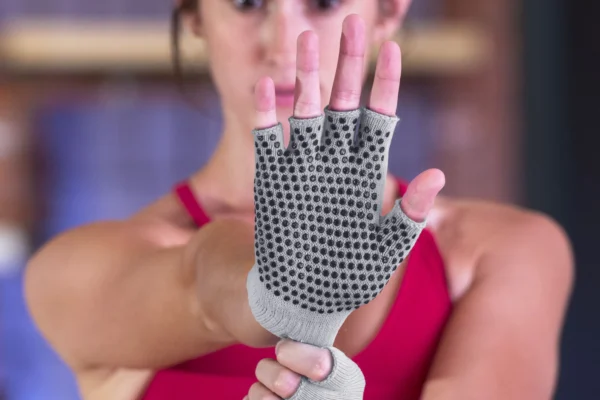 Fitness-Gloves-For-Gym-Yoga-Pilates-grey