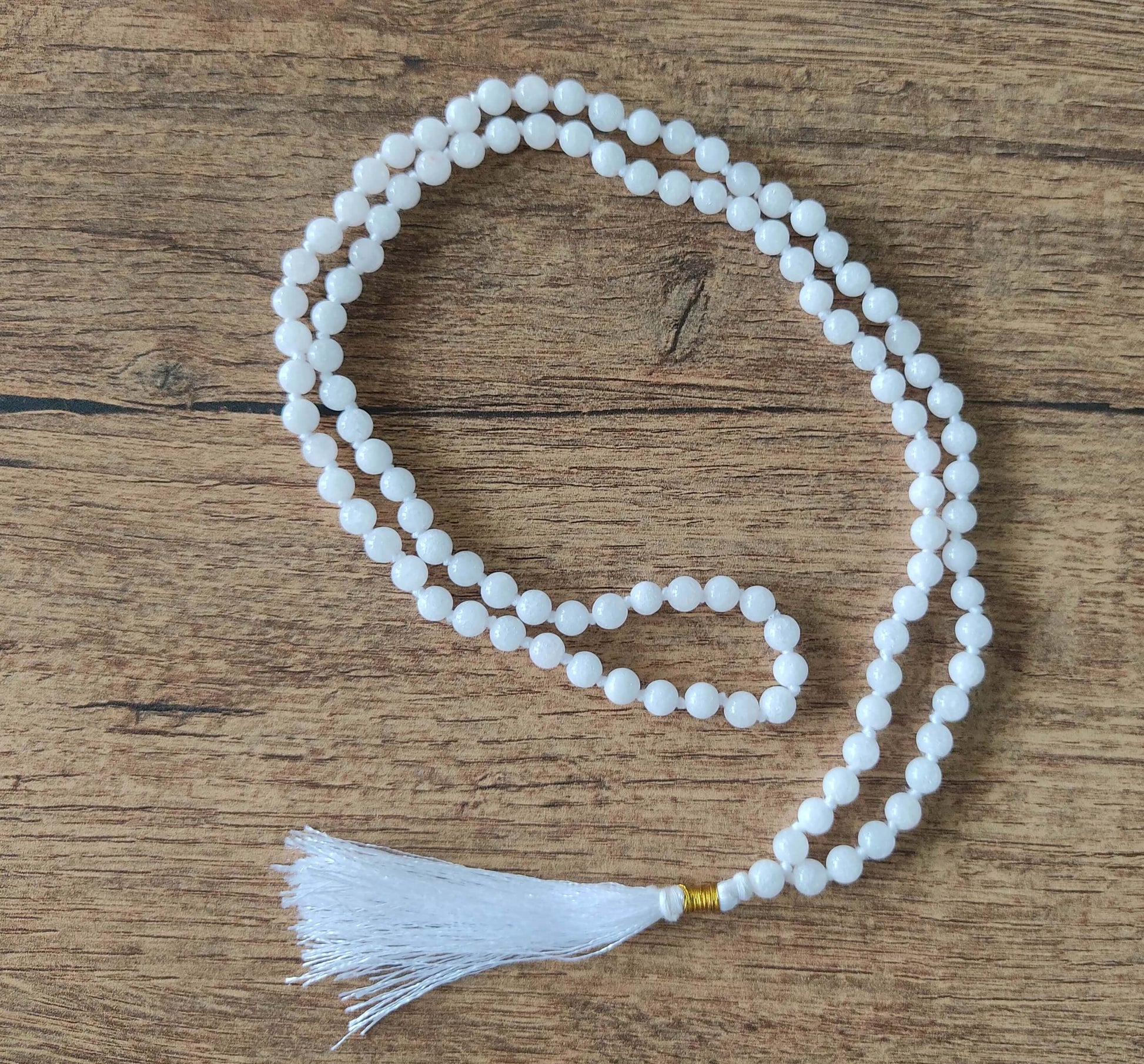 Mala-white-stone-108-beads-and-tassel-0.8-cm