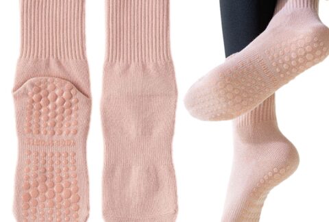 kaltses_gia_yoga_pilates_niyamas-antislip-socks-pink-color