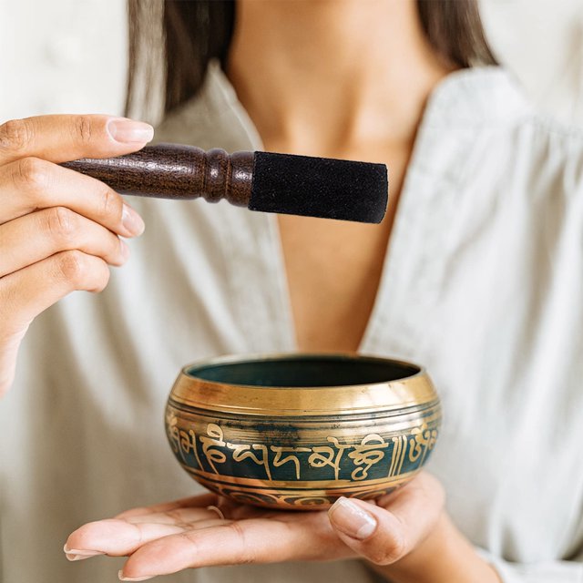 Wooden-Stick-for-singing-bowl-black-12cm
