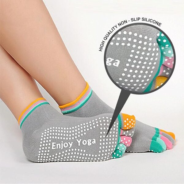 antislip-yoga-socks-for-women-with-grips-pilates-socks-grey-color