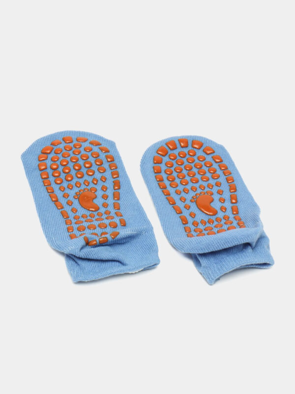 kaltses_gia_yoga_pilates_niyamas-antislip-socks-blue-color