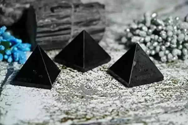 SMALL-Pyramid-Black-Tourmaline