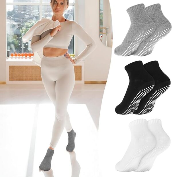 yoga-socks-3pairs.-black-white-grey