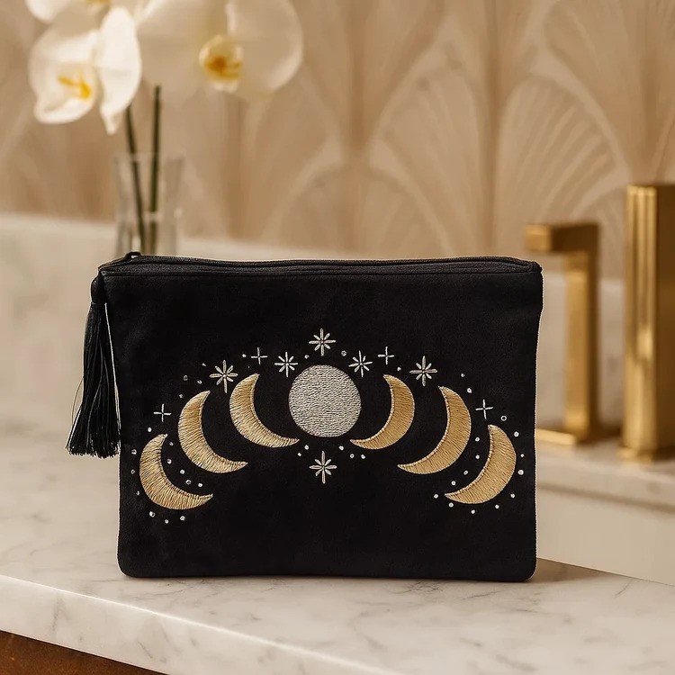Zippered-velvet-tarot-pouch-black-with-moon-phases-20cm